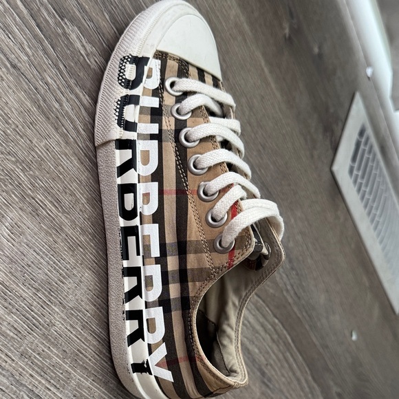 Burberry Check Sneakers with White and Black Details - Picture 2 of 5